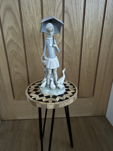 Lladro porcelain stunning - porcelain,