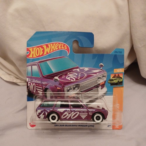 Hot wheels datsun bluebird - datsun,