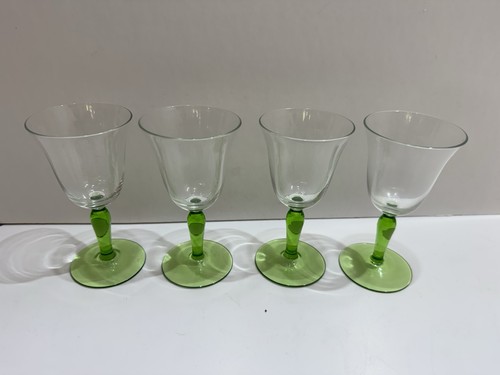 4 Vintage Luminarc Green Stem