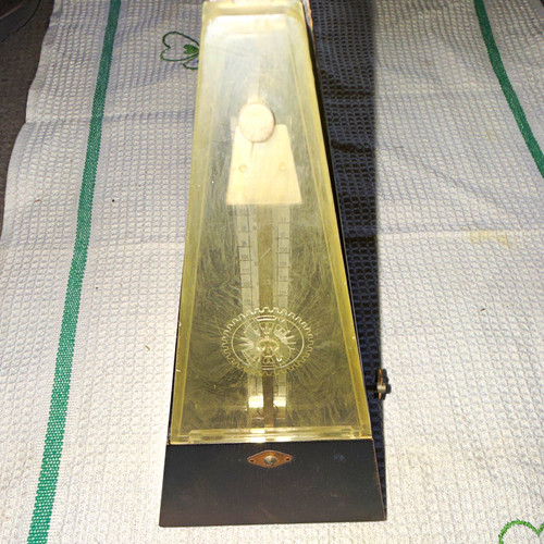 Mechanical analogue metronome - mechanical,