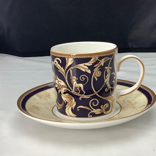 Wedgwood cornucopia large - -,