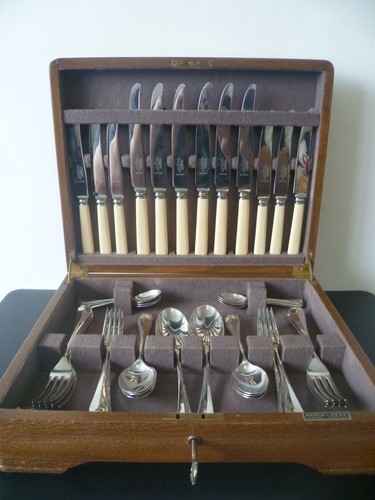 Vtg unused 38pc oak - unused,