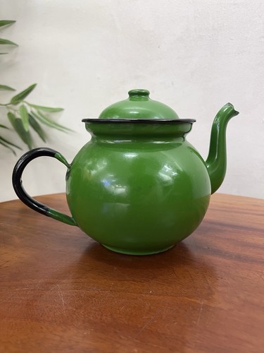 Green polish enamelware teapot - green,