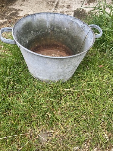 Vintage galvanised tin bath - galvanised,