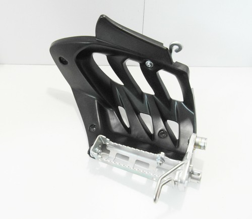Footrest heel guard