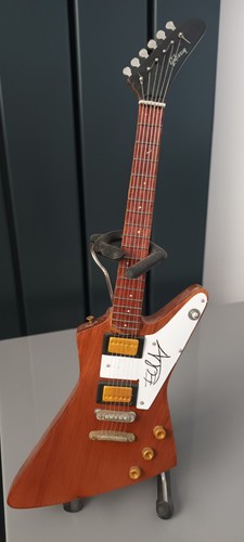 The edge gibson explorer - the,