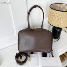 Linea Eleganza — Classic Genuine Leather Bag with Adjustable Strap. Women’s shou