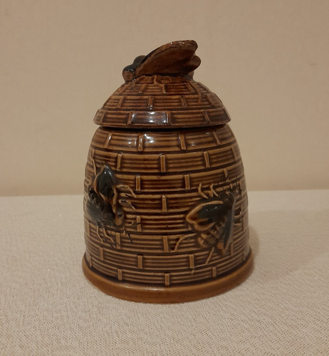 Vintage brown ceramic beehive - brown,