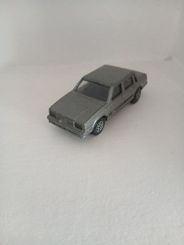 Corgi juniors volvo 760 saloon - 760,