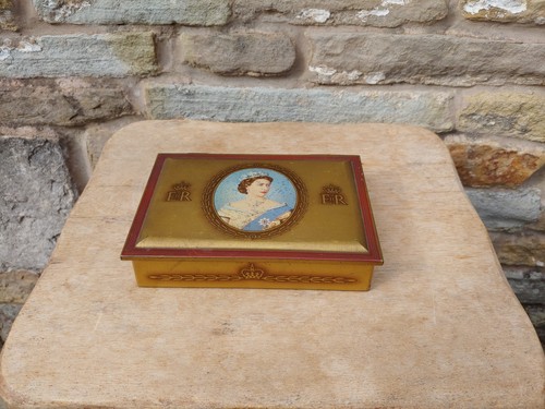 Vintage 1953 queen elizabeth - vintage,