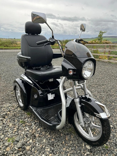 Tri glide mobility scooter