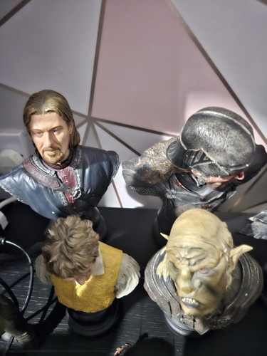 Sideshow collectibles weta - collectibles,