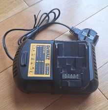 DeWalt DCB105 XR Battery