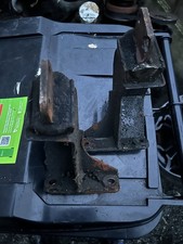 Rover sd1 v8 engine mount