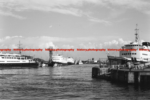Q001161 ostende ships port - ostende,