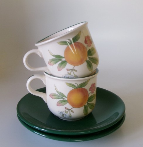 Two cloverleaf peaches - cloverleaf, cream