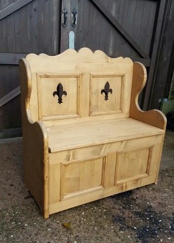 Monks bench settle pew - settle,