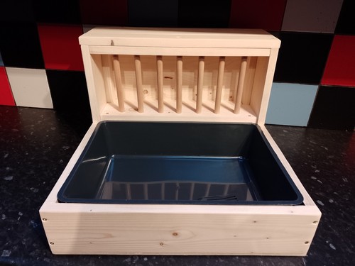 Rabbit litter box - litter, hay