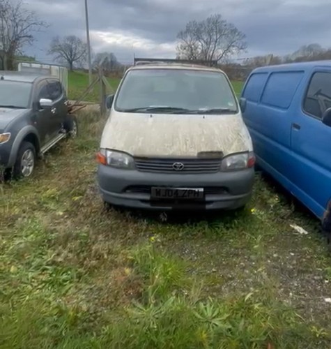 Toyota hiace breaking - hiace,