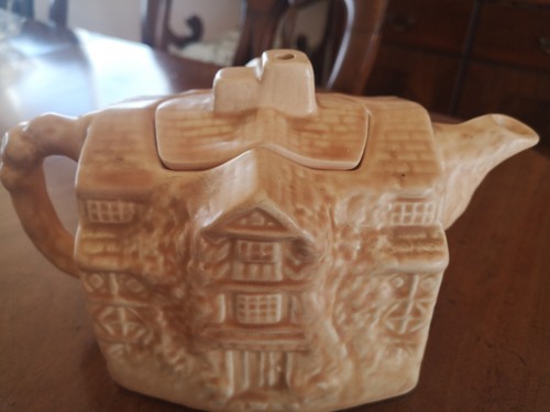 Art deco teapot morton old - art,