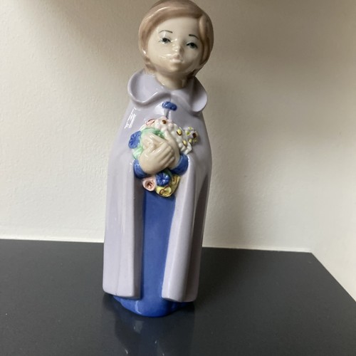 Casades girl porcelain - casades,