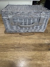 Grey wicker Hamper Picnic Basket ￼