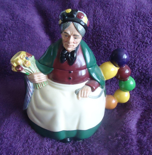 Royal doulton 16cm teapot old - doulton,