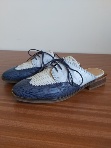 Hispanits flat blue leather