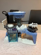 Imaginext DC Super Friends Mr Freeze Arctic Lair with Ice Chamber and Mr Freeze