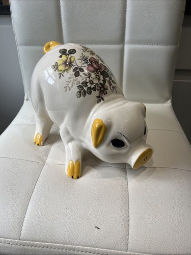 Vintage ceramic crouching pig - crouching,