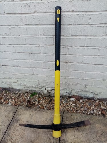 Pick axe and insulated shaft - pick,