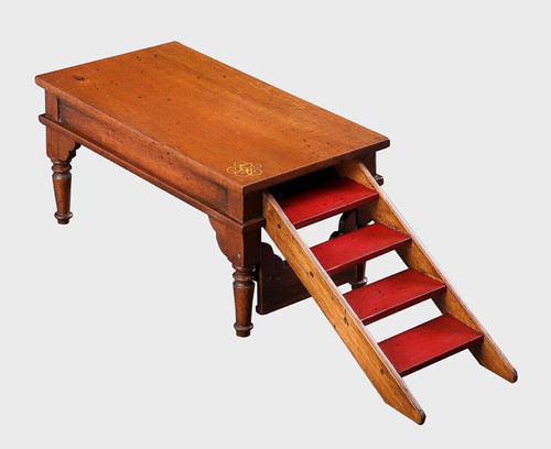 King george library - king, table