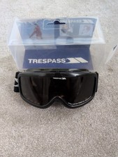 Black Tresspass Ski Goggles