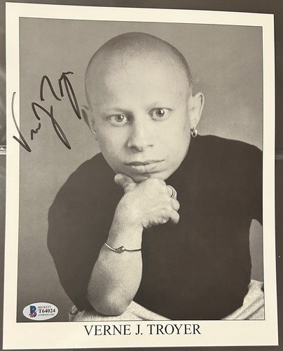 Verne troyer signed 8x10 - verne,