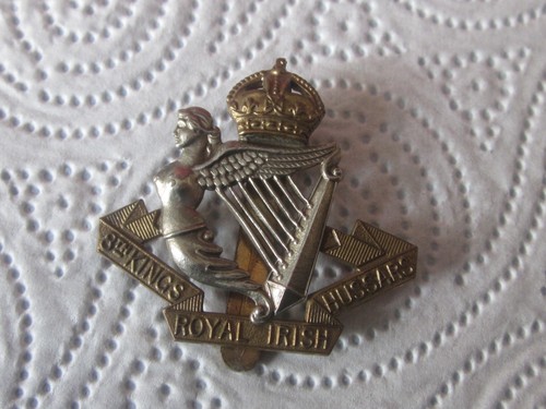 Military cap badge 8th kings - military,