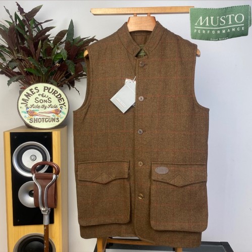Musto performance bnwt - (l),