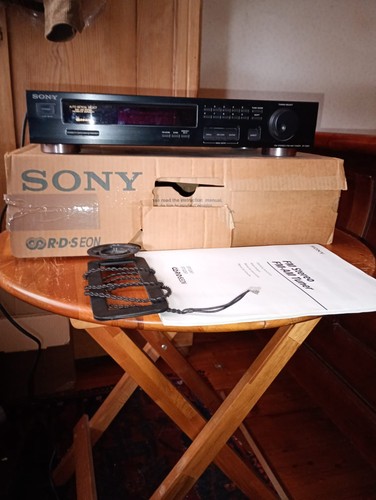 Boxed black sony s261 - boxed,