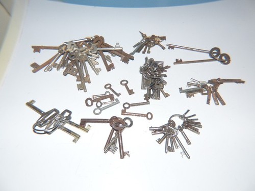 Vintage keys job lot assorted - vintage,