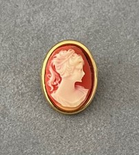 Vintage Small Gold Tone Cameo