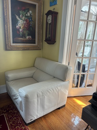 White natuzzi oversized - white,