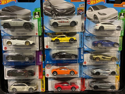 Hot wheels ferrari porsche - ferrari,