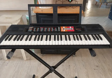 Yamaha PSR F51 Piano Electronic Keyboard in Excellent Condition
