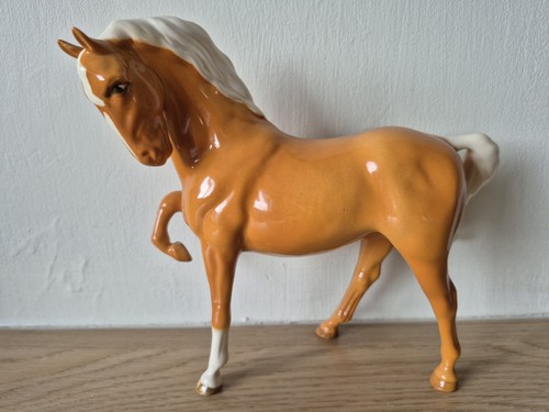 Beswick palomino horse 1549 - beswick,