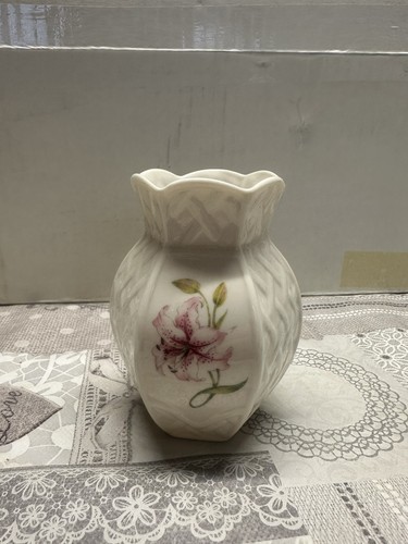 Belleek vase ireland - belleek,