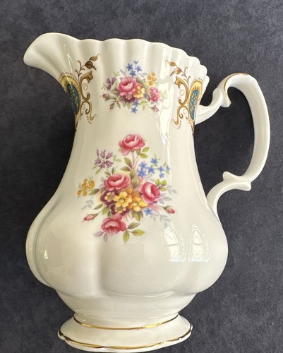 Vintage royal albert bone - royal,