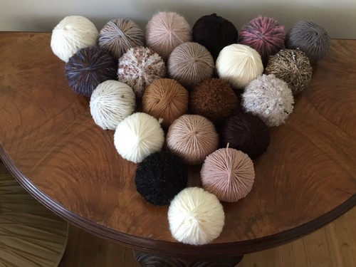 527g job lot balls - 527g, brown