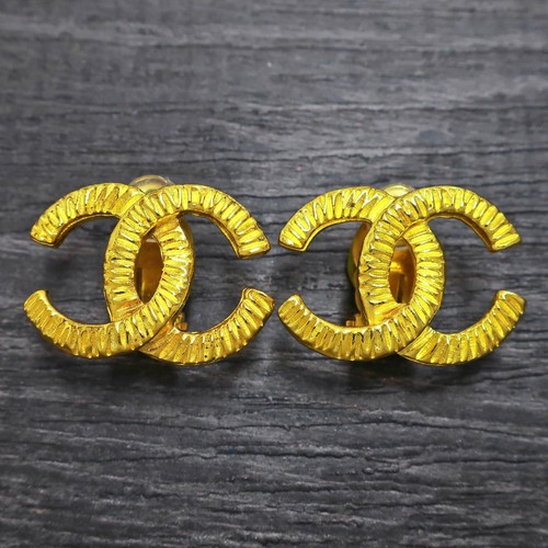 Chanel gold plated logos - cc,