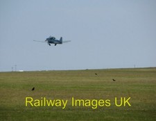 Photo - Light aircraft takes