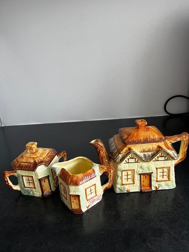 Vintage keele pottery - keele,