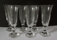 Vine Leaf Design Champagne